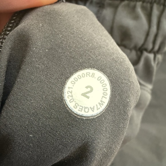 Lululemon Track That Short *5" Sz 2 Black LW7AQES Lined Running Athletic - Picture 5 of 7